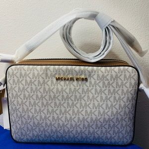 NWT Michael Kors Crossbody 🔥Black Friday Deal🔥